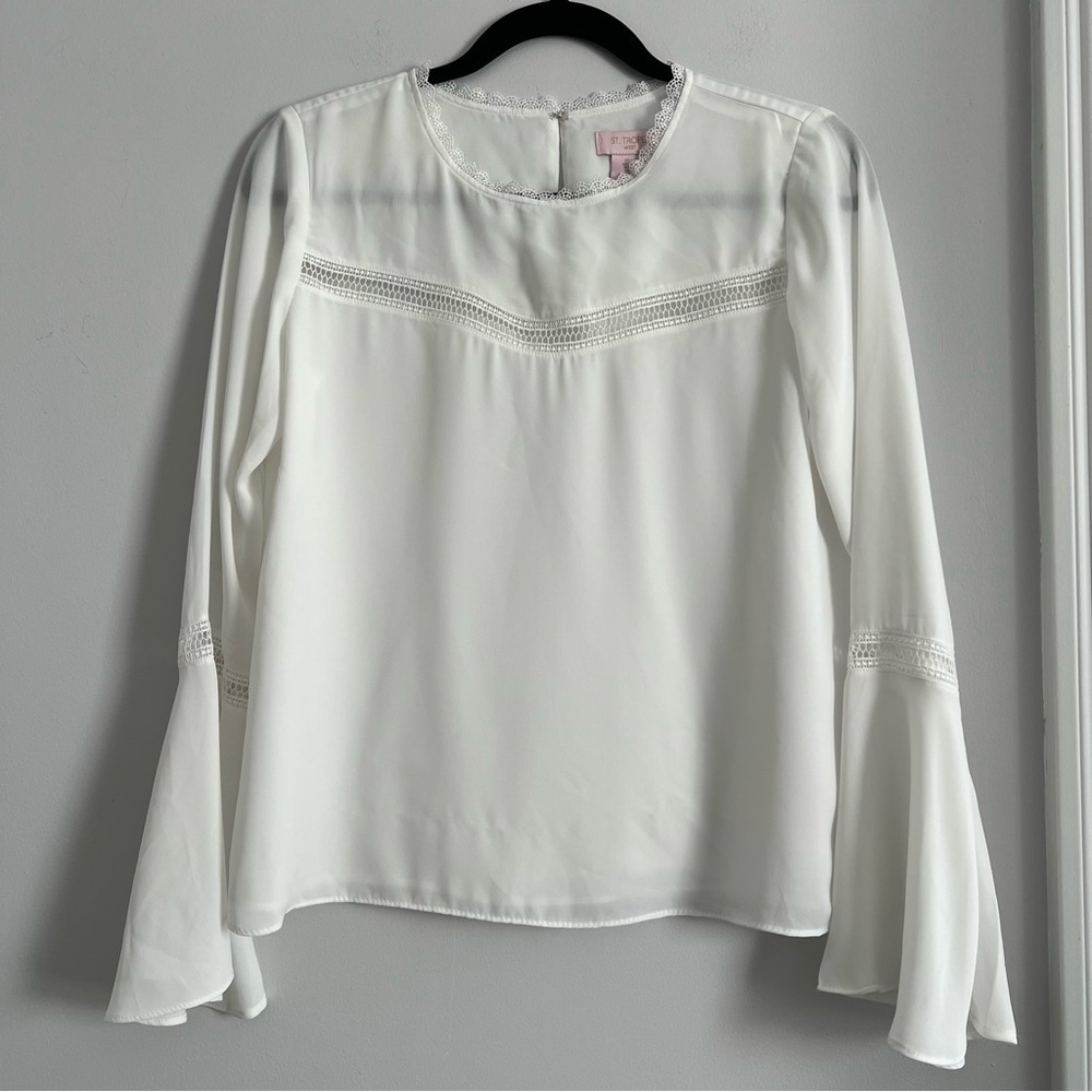 Chic White Blouse with Lace Detailing and Flowy Sleeves